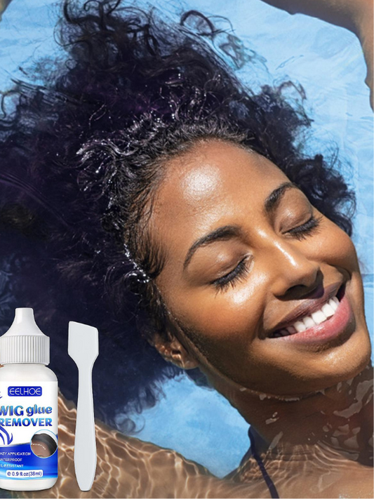 <img src="chica_morena_flota_piscina_ghostbond.jpg" alt="Chica morena flotando boca arriba en una piscina, sonriendo y disfrutando del momento junto a un bote de adhesivo para pelucas de la marca Ghostbond.">