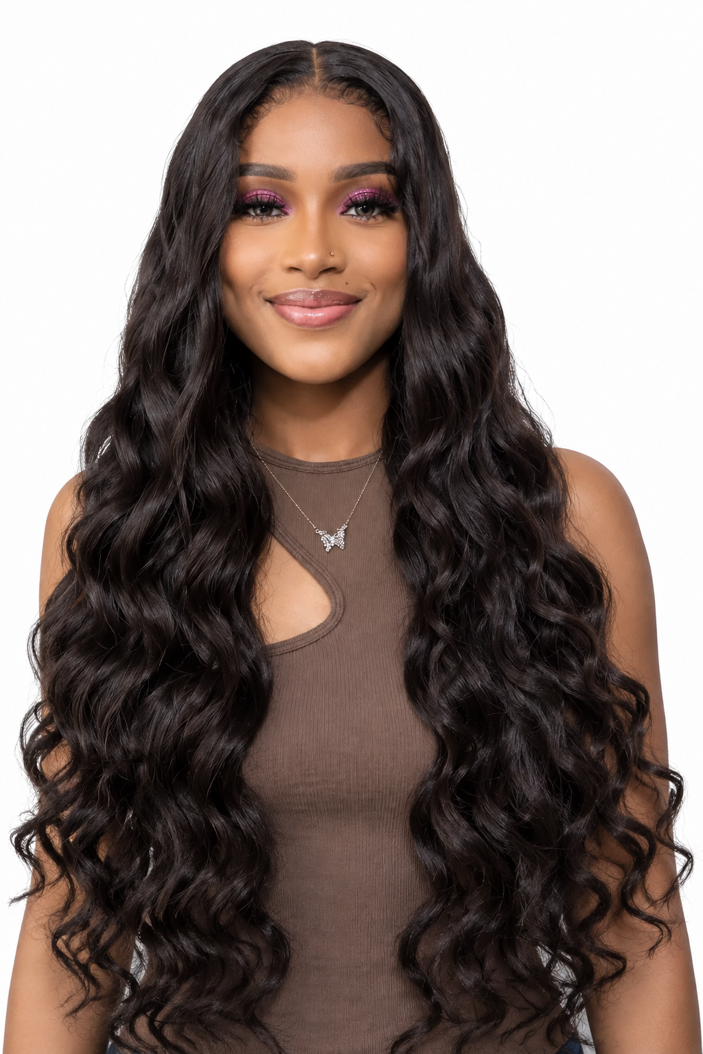 Nina con melena body wave negra extralarga, fondo blanco