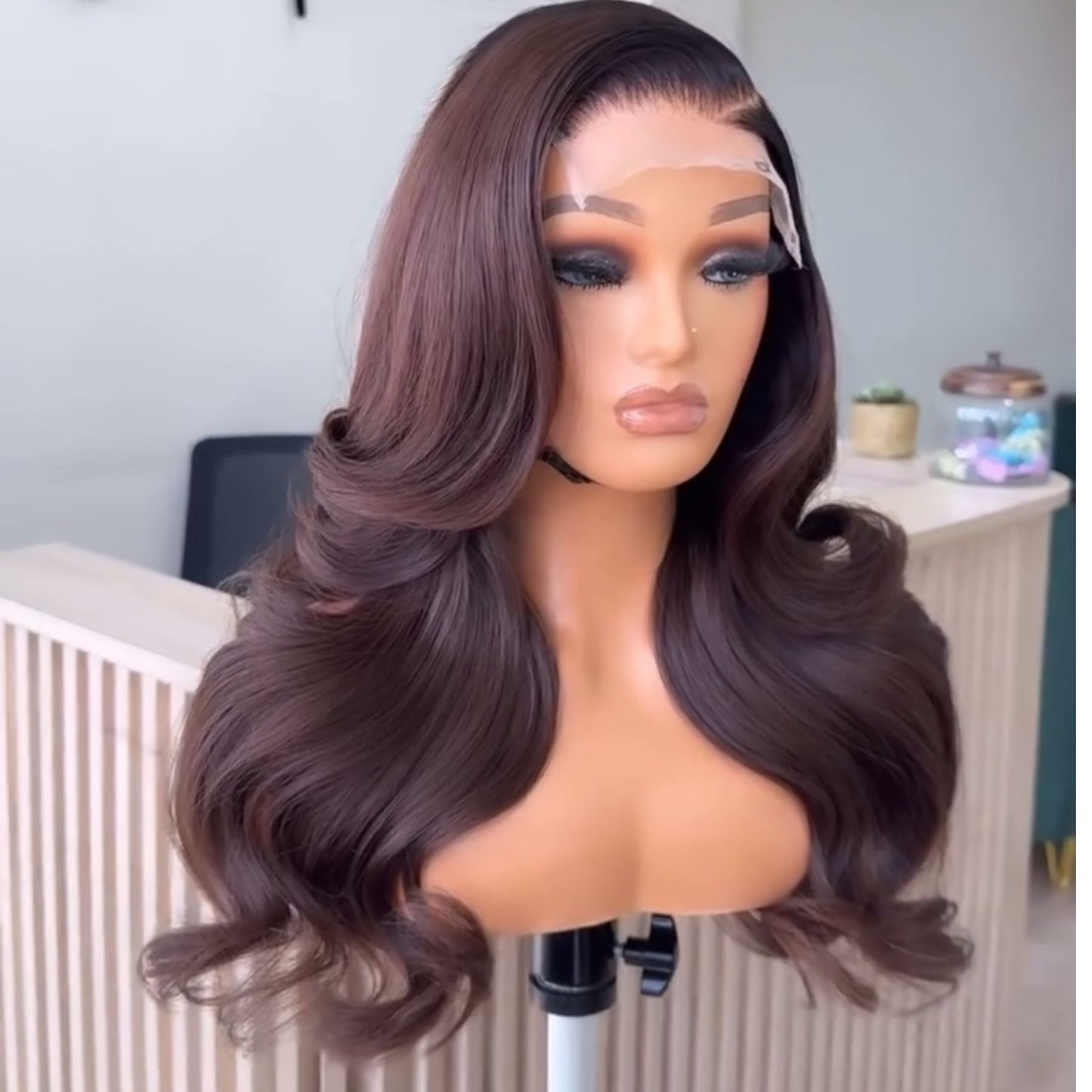 Peluca de pelo natural ondulada color chocolate media melena con frontal 13x6 HD | Pelukissima